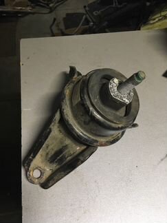 Опора двигателя правая Kia Sportage