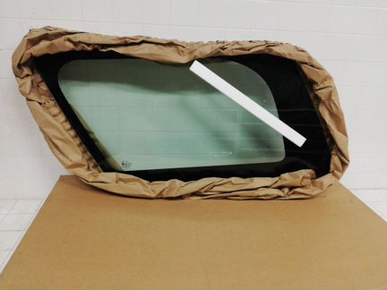 Стекло глухое заднее левое Cadillac Escalade 3