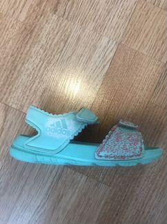 Сандали Адидас для пляжа