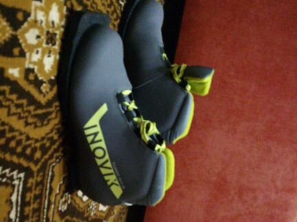 Лыжные ботинки