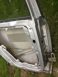 Дверь задняя левая серебро универcал VW Passat B5