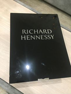 Пустая упаковка с бутылкой Hennessy Richard