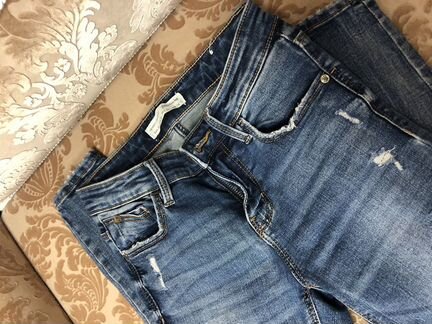 Джинсы Stradivarius