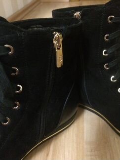 Женские осенние сапожки из замши с замком