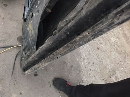 Дверь правая передняя Мерседес (124 с85 по 95г)