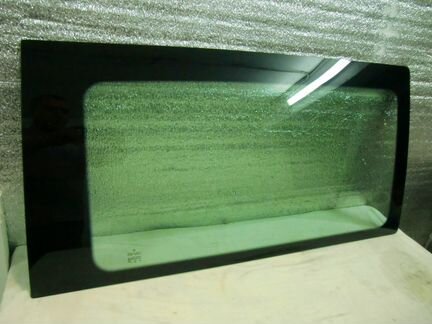 Стекло правой задней двери Mercedes Viano W639