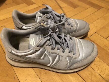 Кроссовки Nike (Найк) серебристые