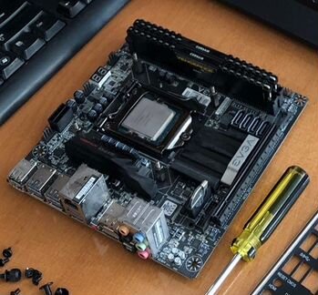 Intel Core i7 6700k + evga Z170 Stinger
