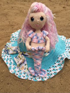 Вязанная кукла русалочка