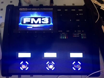 Fractal Audio FM3 w/headphone out. гитарный процес