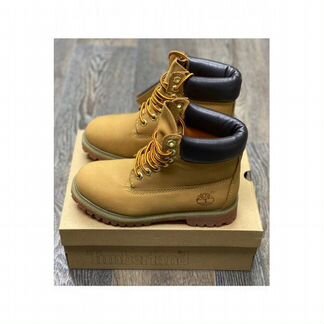 Классические бежевые ботинки