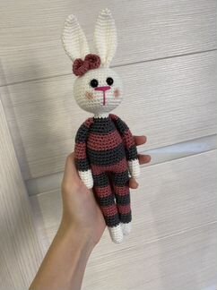 Зайчик амигуруми