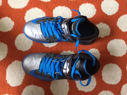 Nike LeBron King James Zoom Soldier 6