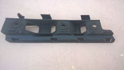 Новый кронштейн переднего бампера VW Пассат В-6