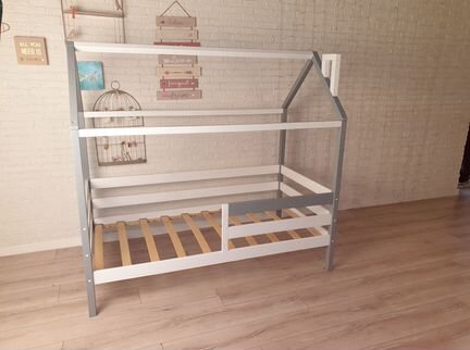Детская кровать домик