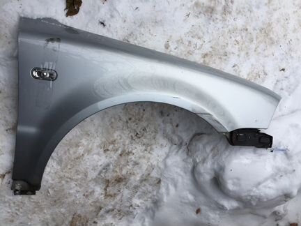 Крыло переднее правое серебро VW Passat B5+ GP