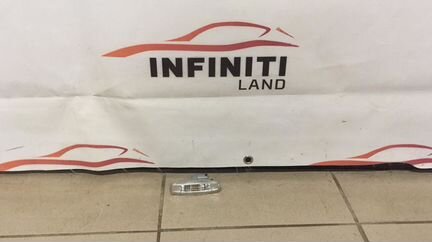 Повторитель в крыло Infiniti EX25 EX35 EX37 QX50