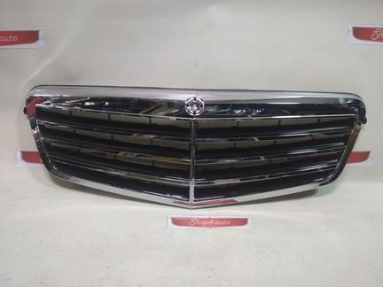 Решетка радиатора Mercedes W212 Мерседес с 2009г