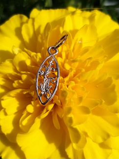 Золотой кулон